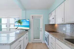 2600 N Surf Rd, Hollywood, FL 33019 - Photo 11