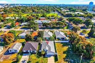 341 Oak Aly, Delray Beach, FL 33444 - Photo 3