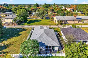 341 Oak Aly, Delray Beach, FL 33444 - Photo 3