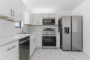 9233 SW 8th St, Boca Raton, FL 33428 - Photo 5