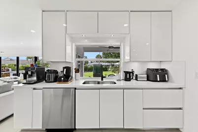 1049 W Palmetto Park Road, Boca Raton, FL 33486 - Photo 11