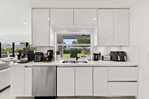 1049 W Palmetto Park Rd, Boca Raton, FL 33486 - Photo 11