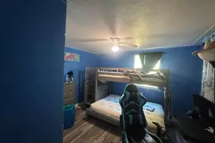 521 E Redwood Dr, Lake Park, FL 33403 - Photo 9