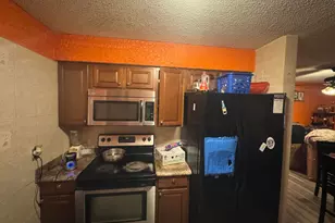 521 E Redwood Dr, Lake Park, FL 33403 - Photo 7