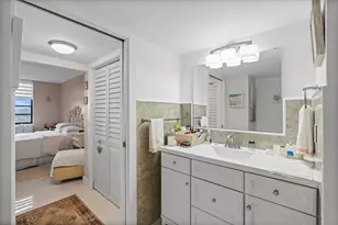 1001 Colony Point Cir, Pembroke Pines, FL 33026 - Photo 25