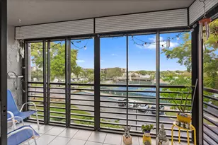 1001 Colony Point Cir, Pembroke Pines, FL 33026 - Photo 9