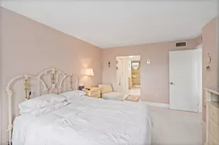 1001 Colony Point Cir, Pembroke Pines, FL 33026 - Photo 21