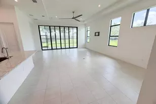 2744 SE Ashfield Dr, Port Saint Lucie, FL 34984 - Photo 9