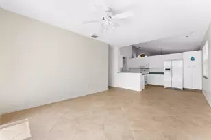 15350 NW 6th Ct, Pembroke Pines, FL 33028 - Photo 13