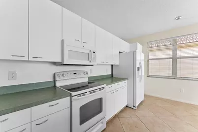 15350 NW 6th Court, Pembroke Pines, FL 33028 - Photo 9