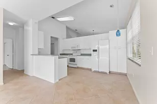 15350 NW 6th Ct, Pembroke Pines, FL 33028 - Photo 11