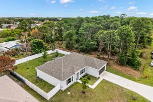 1261 SW Curry St, Port Saint Lucie, FL 34983 - Photo 3