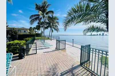 1060 Lake Shore Drive #Apt 204, Lake Park, FL 33403 - Photo 1