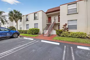 10 Willowbrook Ln, Delray Beach, FL 33446 - Photo 9