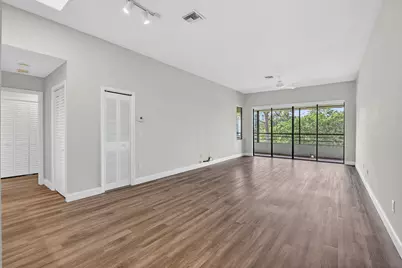 7472 La Paz Boulevard #304, Boca Raton, FL 33433 - Photo 5