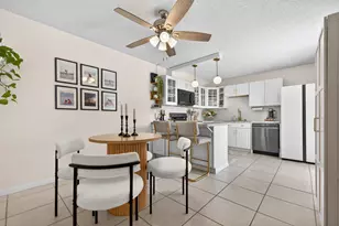 3229 Gardens E Dr, Palm Beach Gardens, FL 33410 - Photo 11