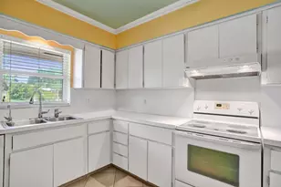 6207 Jacaranda Cir, Tamarac, FL 33319 - Photo 13