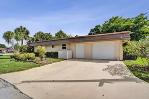 6207 Jacaranda Cir, Tamarac, FL 33319 - Photo 9