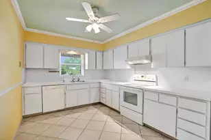 6207 Jacaranda Cir, Tamarac, FL 33319 - Photo 11