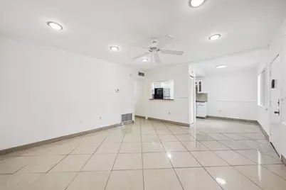 2878 Donnelly Drive #106, Lake Worth, FL 33462 - Photo 5