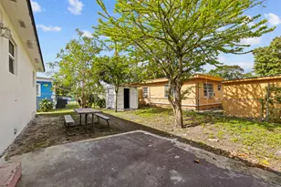 11610 NW 11th Ave, Miami, FL 33168 - Photo 33