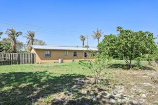 3177 SE Golden Gate Ave, Stuart, FL 34997 - Photo 15