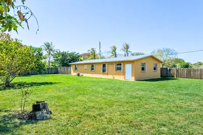 3177 SE Golden Gate Avenue, Stuart, FL 34997 - Photo 17