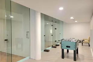 20281 E Country Club Dr E, Aventura, FL 33180 - Photo 23