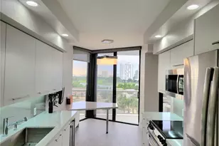 20281 E Country Club Dr E, Aventura, FL 33180 - Photo 3