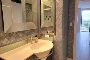 20281 E Country Club Dr E, Aventura, FL 33180 - Photo 17