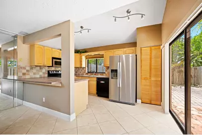 620 Commodore Drive, Plantation, FL 33325 - Photo 11