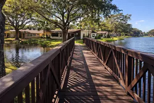 300 Berkley Rd, Hollywood, FL 33024 - Photo 11