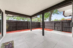 2101 White Pine Cir, Greenacres, FL 33415 - Photo 3