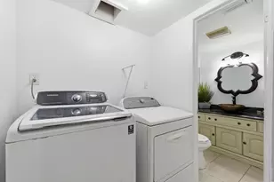 2101 White Pine Cir, Greenacres, FL 33415 - Photo 9