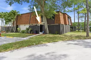 2101 White Pine Cir, Greenacres, FL 33415 - Photo 23