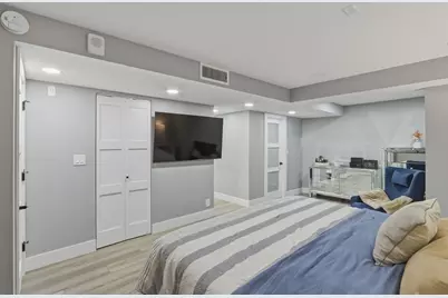 6039 Collins Avenue #609, Miami Beach, FL 33140 - Photo 11