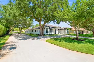 13091 SW 16th Ct, Davie, FL 33325 - Photo 3