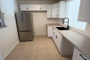 2850 Somerset Dr, Lauderdale Lakes, FL 33311 - Photo 13