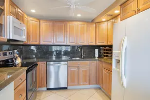 305 Wellington D, West Palm Beach, FL 33417 - Photo 3