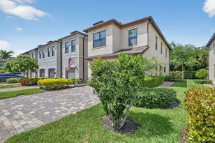 2841 Troubadour St, Palm Springs, FL 33406 - Photo 3