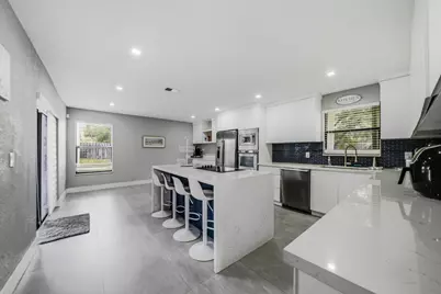 4683 NW 99th Terrace, Sunrise, FL 33351 - Photo 11