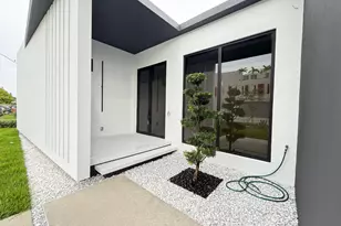 8966 SW 40th Terrace, Miami, FL 33165 - Photo 3