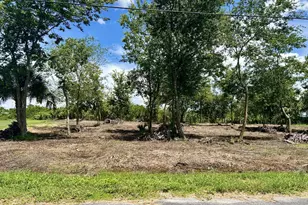 1170 Foxmoor St, Moore Haven, FL 33471 - Photo 1