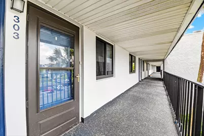 4290 Deste Court #303, Lake Worth, FL 33467 - Photo 3