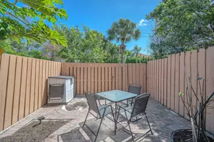 450 SE 7th St, Dania Beach, FL 33004 - Photo 21
