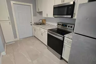 1015 SW 8th St, Homestead, FL 33130 - Photo 3