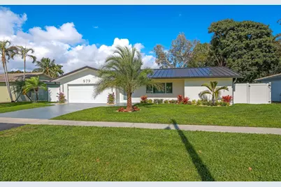 979 NW 8th Street, Boca Raton, FL 33486 - Photo 9