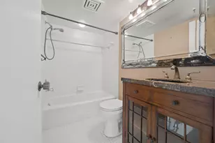 2480 Presidential Way, West Palm Beach, FL 33401 - Photo 25