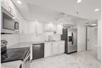 2480 Presidential Way #704, West Palm Beach, FL 33401 - Photo 13