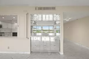 2480 Presidential Way, West Palm Beach, FL 33401 - Photo 11